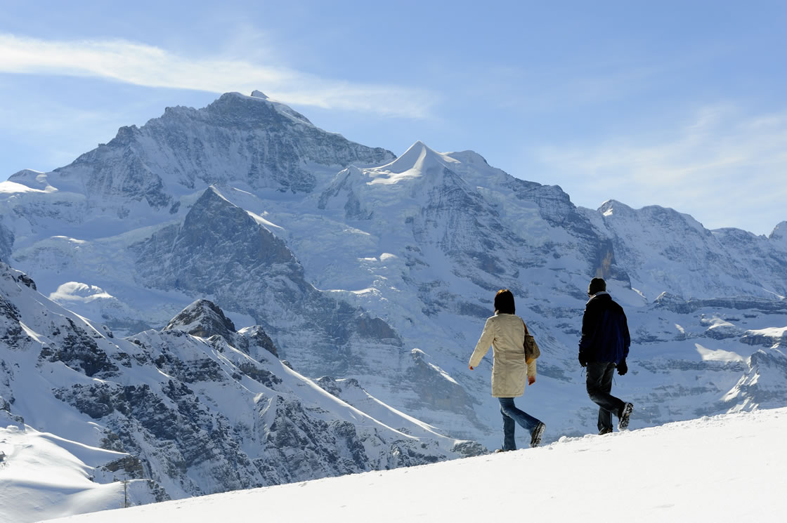 Tour della Svizzera con le racchette da neve