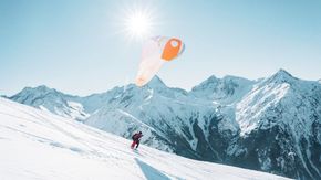 Les 2 Alpes ski resort, paragliding